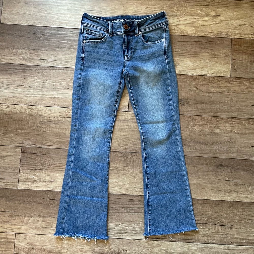 EUC American Eagle Super Stretch Frayed Hem Jeans